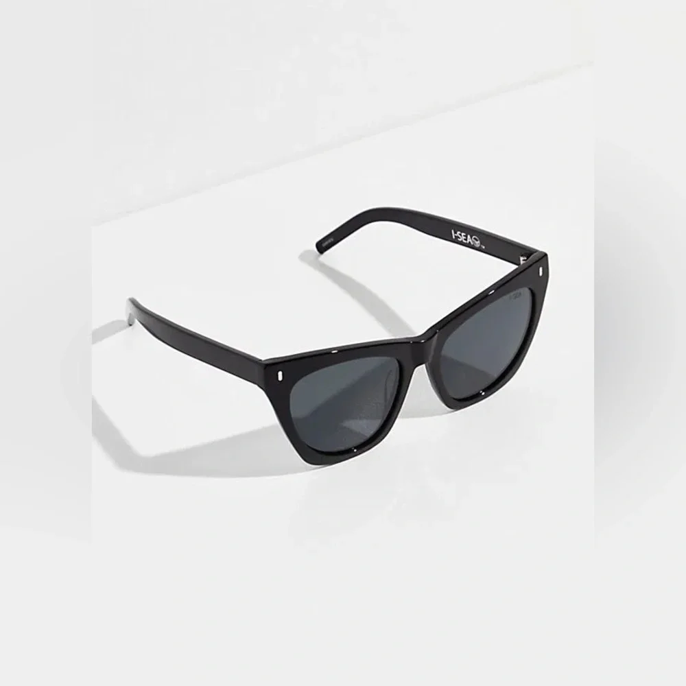 Free People Lexi Polarized Black Frame Sunglasses NWT Thick Frame